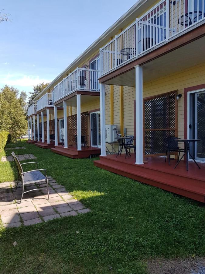 Motel Des Mariniers Kamouraska Esterno foto